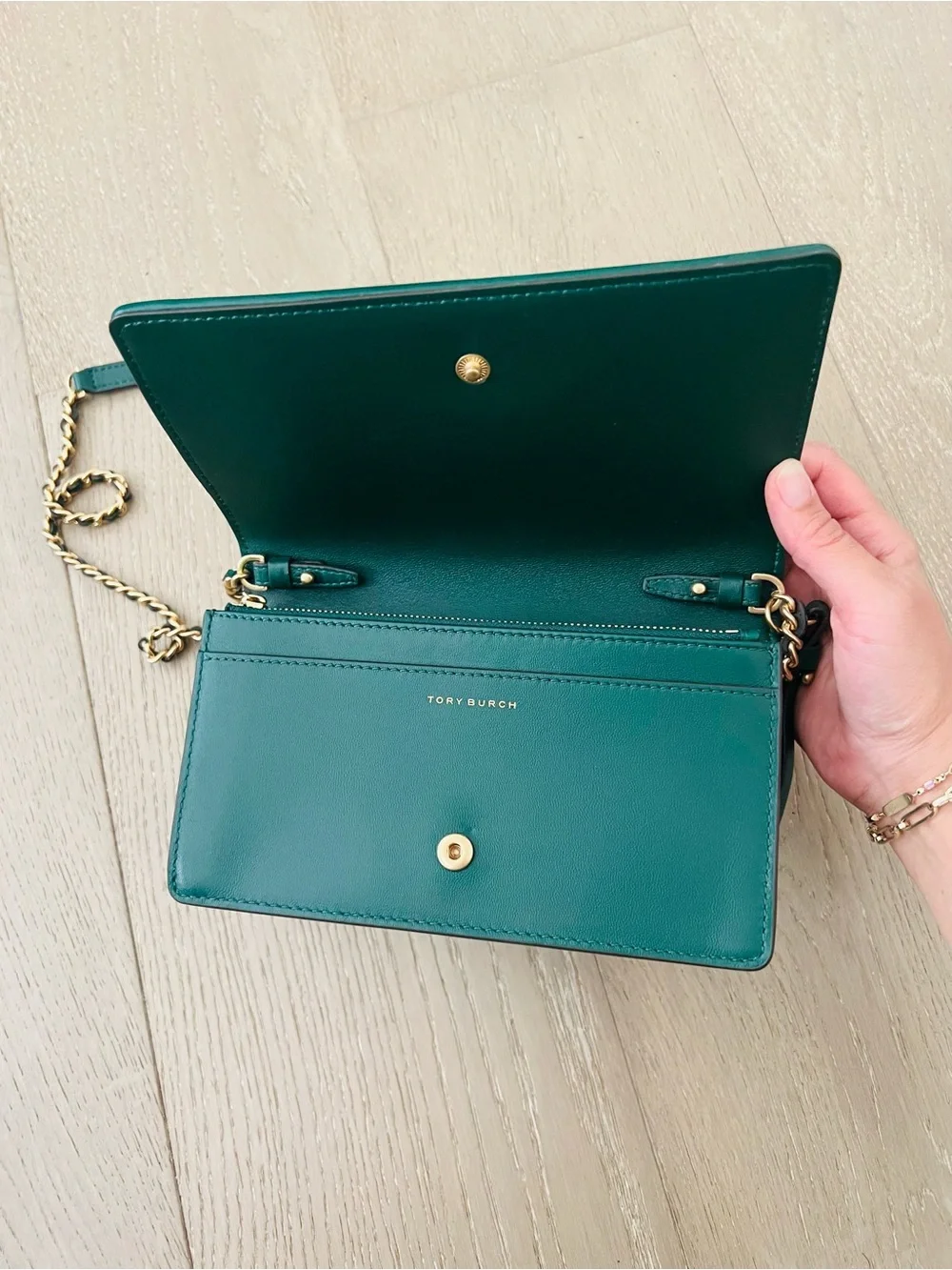 Tory Burch Green Quilted Crossbody Bag with Tassel - Picture 4 of 11